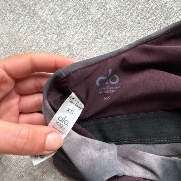 Alo Yoga Sports Bra - Picture 2 of 3